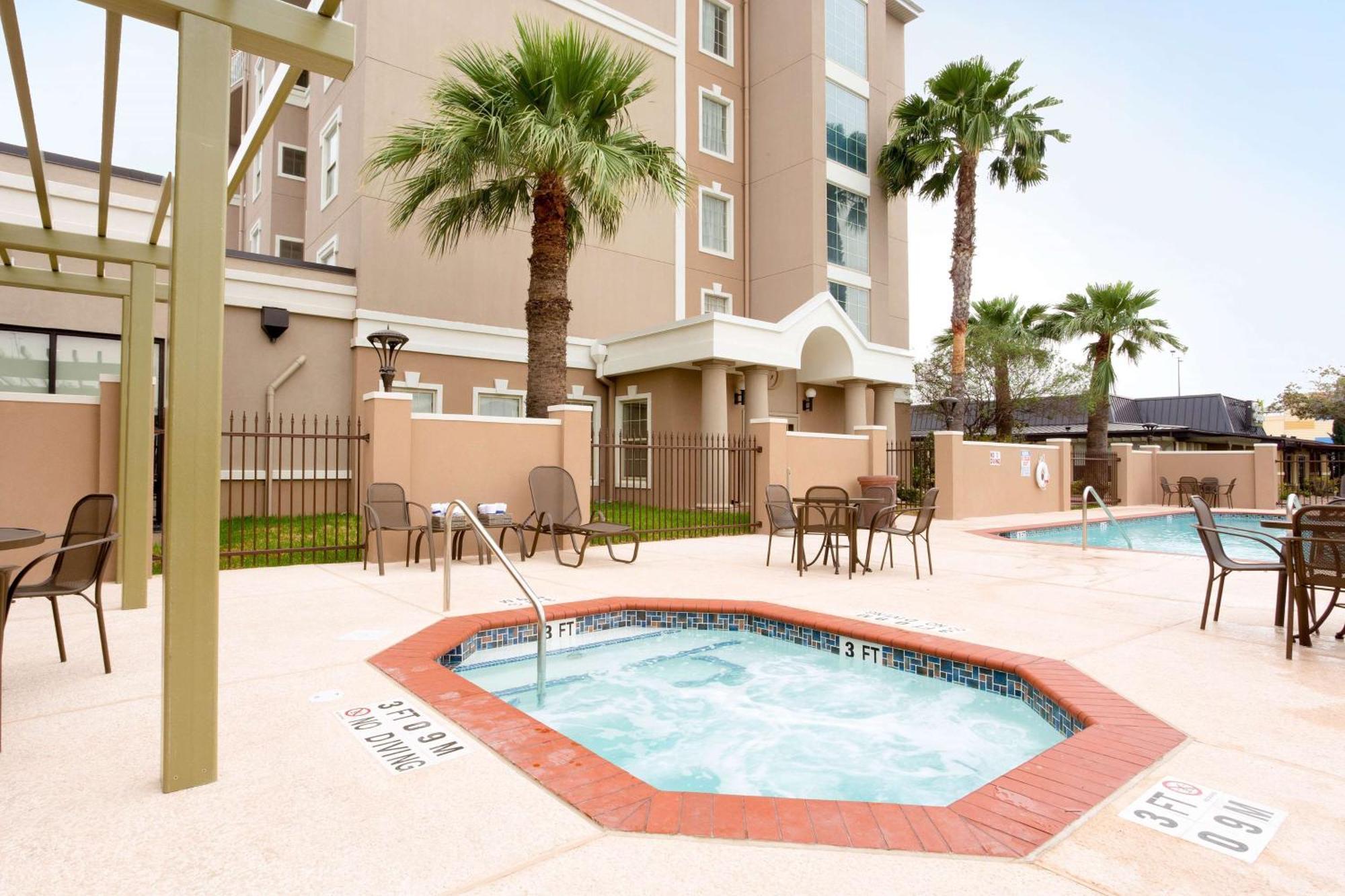 Drury Inn & Suites マッカレン エクステリア 写真