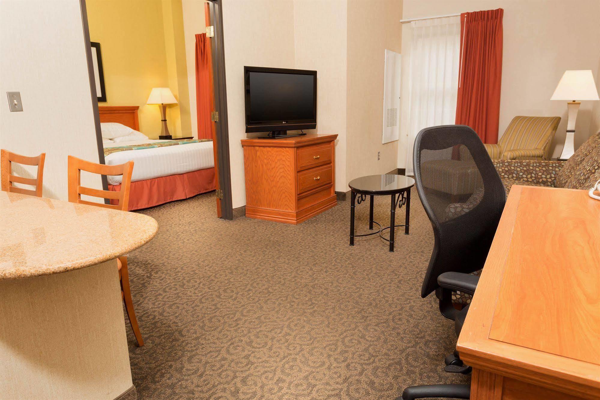 Drury Inn & Suites マッカレン エクステリア 写真